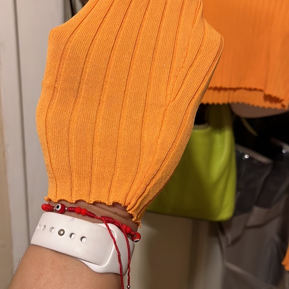 (NWT - Zara XL Long Sleeve Crop Top) - Picture 3 of 4